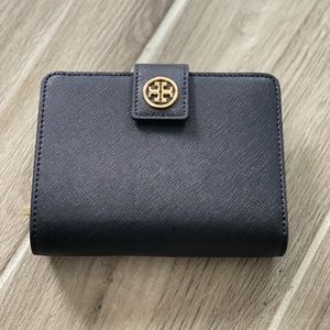 EUC Tory Burch Wallet